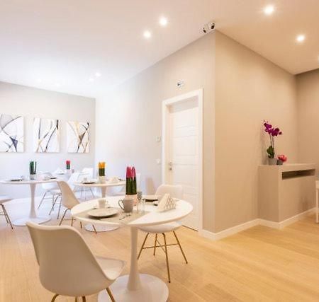 Casa Ilaria Aparthotel Napoli Bagian luar foto